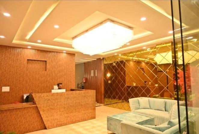 Hotel Raghuveer Inn By Bookingcare Sitapur Muafi المظهر الخارجي الصورة