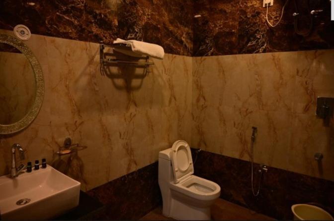 Hotel Raghuveer Inn By Bookingcare Sitapur Muafi المظهر الخارجي الصورة